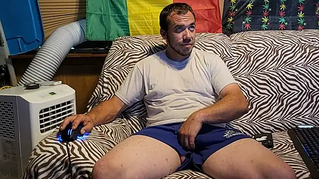 Snapshot of ScubaStevex chatting on 07/03/26, 12:28 ScubaStevex online show from 07/03/26, 12:28