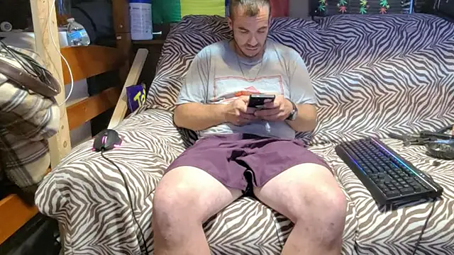 Snapshot of ScubaStevex chatting on 07/24/26, 10:46 ScubaStevex online show from 07/24/26, 10:46