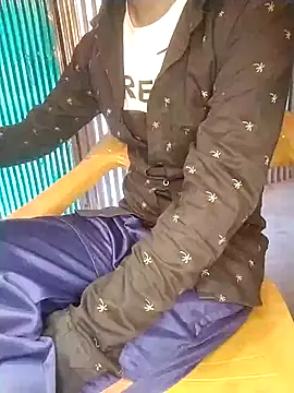 Snapshot of cutetaraaarhjn chatting on 12/10/24, 05:07 cutetaraaarhjn online show from 12/10/24, 05:07