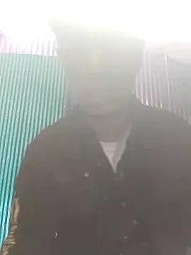 Snapshot of cutetaraaarhjn chatting on 12/12/24, 05:10 cutetaraaarhjn online show from 12/12/24, 05:10