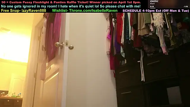 Snapshot of IsabelleRaven chatting on 04/03/26, 09:02 IsabelleRaven online show from 04/03/26, 09:02