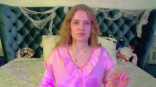 Snapshot of SelinSwarovski chatting on 10/30/25, 06:08 SelinSwarovski online show from 10/30/25, 06:08