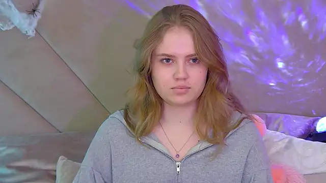 Snapshot of SelinSwarovski chatting on 11/04/25, 04:22 SelinSwarovski online show from 11/04/25, 04:22