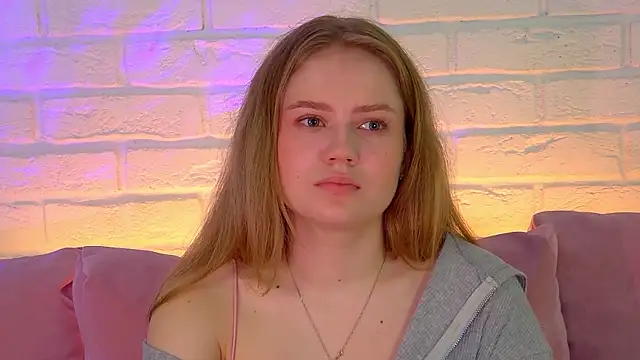 Snapshot of SelinSwarovski chatting on 11/11/25, 06:08 SelinSwarovski online show from 11/11/25, 06:08