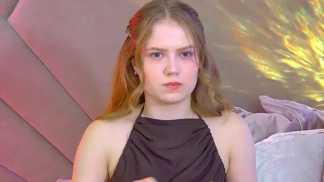 Snapshot of SelinSwarovski chatting on 11/19/25, 05:35 SelinSwarovski online show from 11/19/25, 05:35