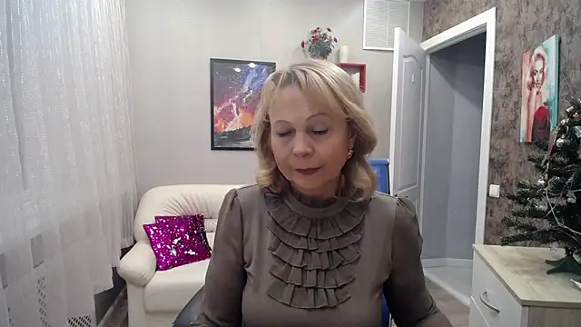 Snapshot of Milla_Cutie18 chatting on 12/25/24, 05:37 Milla Cutie18 online show from 12/25/24, 05:37