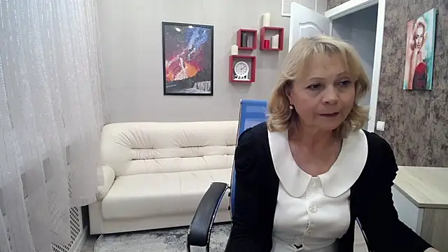 Snapshot of Milla_Cutie18 chatting on 01/28/25, 08:47 Milla Cutie18 online show from 01/28/25, 08:47