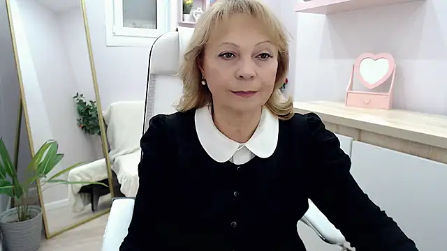Snapshot of Milla_Cutie18 chatting on 03/03/25, 05:42 Milla Cutie18 online show from 03/03/25, 05:42