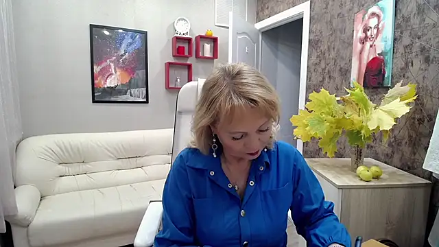 Snapshot of Milla_Cutie18 chatting on 09/25/25, 05:44 Milla Cutie18 online show from 09/25/25, 05:44