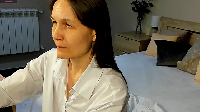 Snapshot of Lillian_White chatting on 02/08/25, 07:04 Lillian White online show from 02/08/25, 07:04