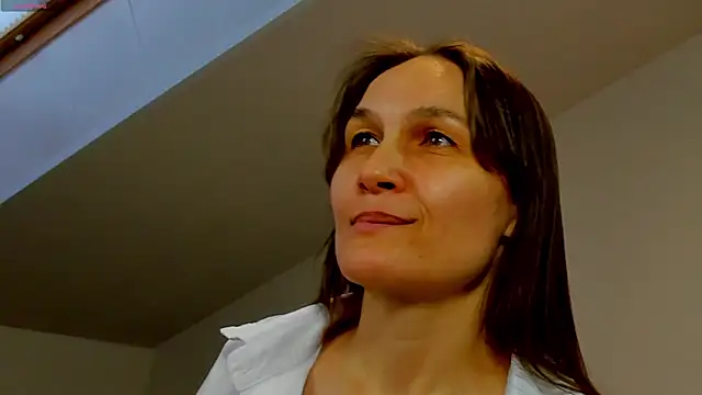 Snapshot of Lillian_White chatting on 02/13/25, 10:23 Lillian White online show from 02/13/25, 10:23