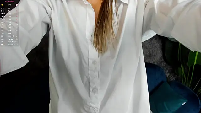 Snapshot of Lillian_White chatting on 02/24/25, 01:31 Lillian White online show from 02/24/25, 01:31