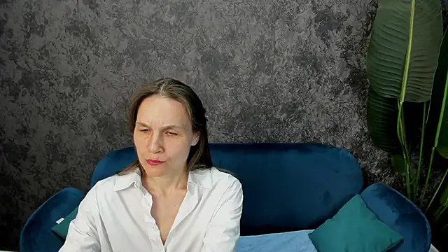 Snapshot of Lillian_White chatting on 03/04/25, 05:03 Lillian White online show from 03/04/25, 05:03