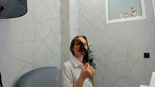 Snapshot of Lillian_White chatting on 03/11/25, 10:29 Lillian White online show from 03/11/25, 10:29