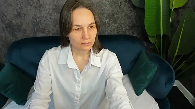 Snapshot of Lillian_White chatting on 03/18/25, 07:08 Lillian White online show from 03/18/25, 07:08