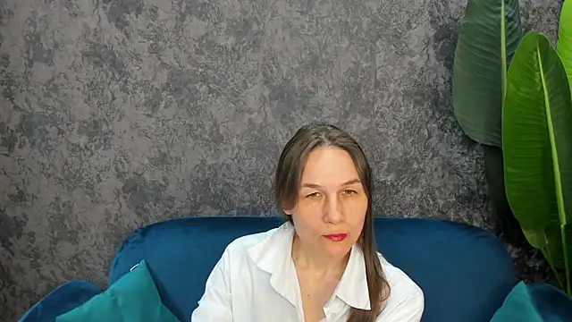 Snapshot of Lillian_White chatting on 03/21/25, 09:01 Lillian White online show from 03/21/25, 09:01