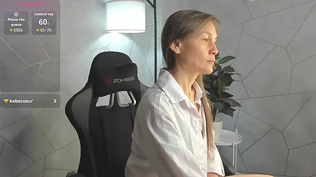 Snapshot of Lillian_White chatting on 09/14/25, 12:54 Lillian White online show from 09/14/25, 12:54