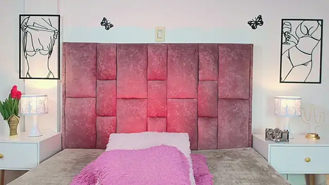 Snapshot of NicolMiller4 chatting on 04/21/26, 02:15 NicolMiller4 online show from 04/21/26, 02:15