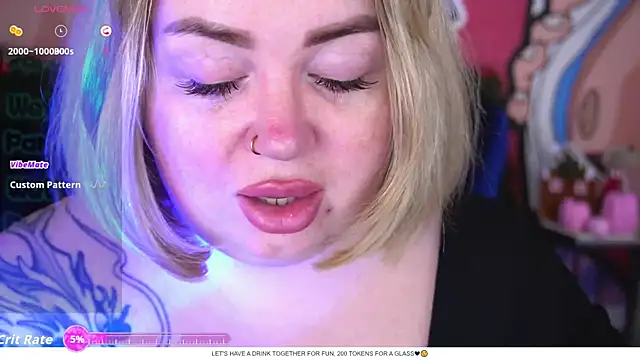 Snapshot of ZaraReignn chatting on 01/15/26, 08:34 ZaraReignn online show from 01/15/26, 08:34