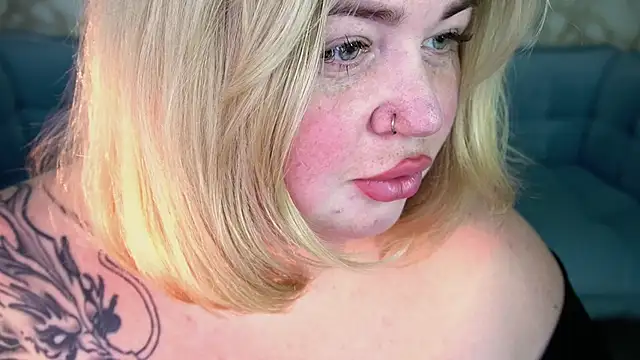 Snapshot of ZaraReignn chatting on 04/01/26, 08:50 ZaraReignn online show from 04/01/26, 08:50