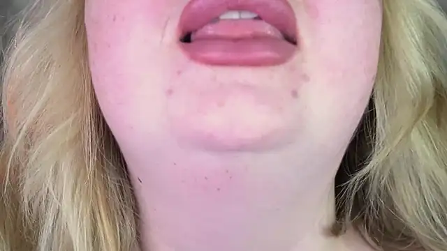 Snapshot of ZaraReignn chatting on 04/14/26, 08:15 ZaraReignn online show from 04/14/26, 08:15