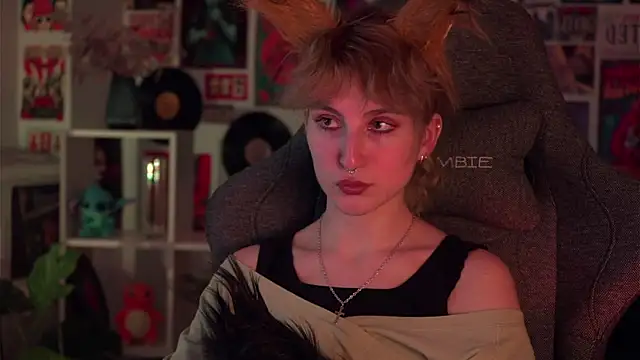 Snapshot of LuxRayi chatting on 12/22/24, 09:11 LuxRayi online show from 12/22/24, 09:11