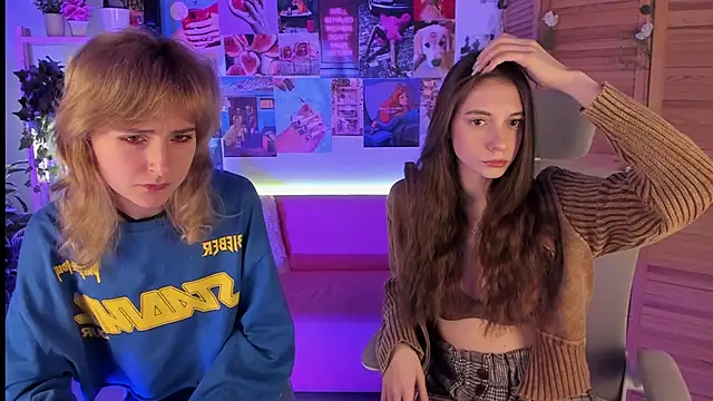 Snapshot of LuxRayi chatting on 12/29/24, 03:00 LuxRayi online show from 12/29/24, 03:00