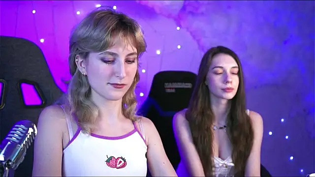 Snapshot of LuxRayi chatting on 01/03/25, 09:05 LuxRayi online show from 01/03/25, 09:05