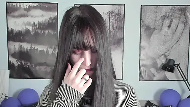 Snapshot of LuxRayi chatting on 02/06/25, 05:51 LuxRayi online show from 02/06/25, 05:51