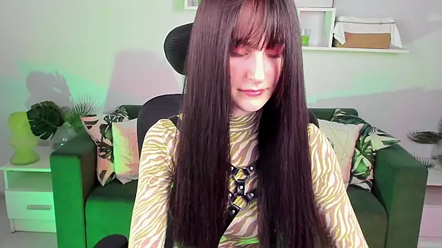 Snapshot of LuxRayi chatting on 03/02/25, 09:01 LuxRayi online show from 03/02/25, 09:01