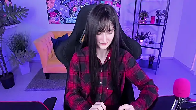 Snapshot of LuxRayi chatting on 03/13/25, 08:54 LuxRayi online show from 03/13/25, 08:54