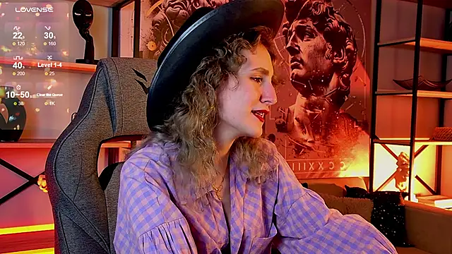 Snapshot of LuxRayi chatting on 09/26/25, 06:01 LuxRayi online show from 09/26/25, 06:01