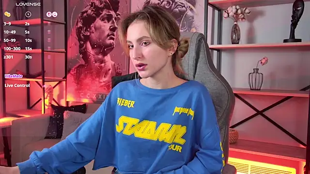 LuxRayi online show from 12/03/25, 02:41