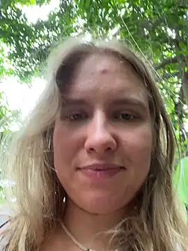 Snapshot of fluffy_bunnyxxx chatting on 12/27/24, 04:26 fluffy bunnyxxx online show from 12/27/24, 04:26