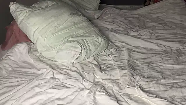 Snapshot of fluffy_bunnyxxx chatting on 10/18/25, 08:42 fluffy bunnyxxx online show from 10/18/25, 08:42