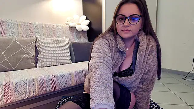 Snapshot of Eelleen chatting on 02/12/26, 11:27 Eelleen online show from 02/12/26, 11:27