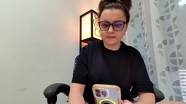 Eelleen online show from 06/09/26, 12:39