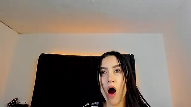 NataGarcia online show from 10/23/25, 03:22