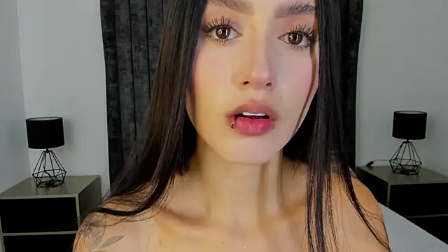 Snapshot of NataGarcia chatting on 12/16/25, 03:28 NataGarcia online show from 12/16/25, 03:28