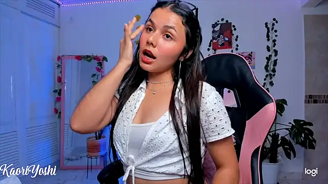 Snapshot of Kaoriyoshii chatting on 09/19/25, 09:26 Kaoriyoshii online show from 09/19/25, 09:26