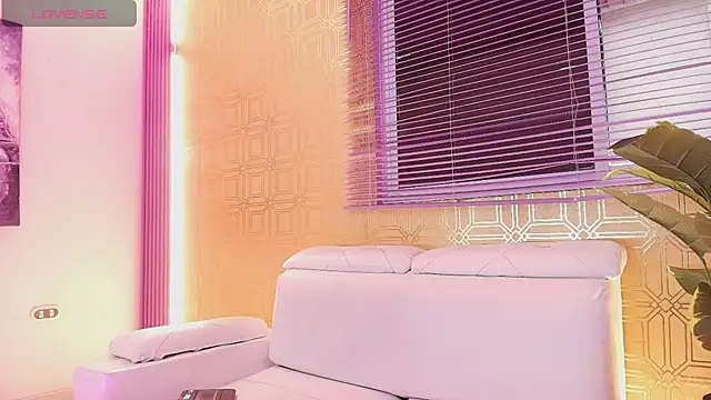 Bella19  online show from 01/18/25, 07:58