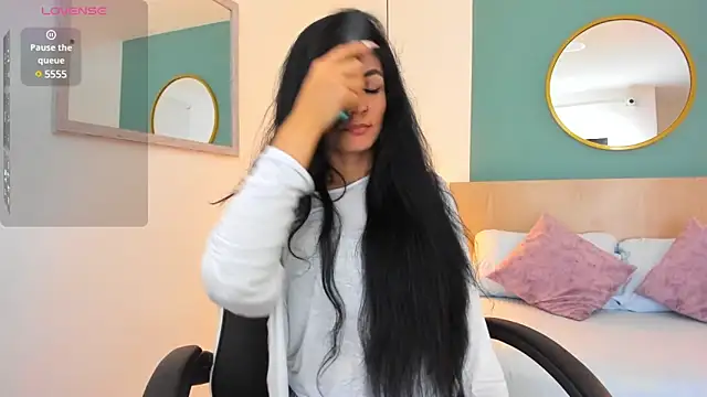 elissa iris online show from 03/04/25, 02:17