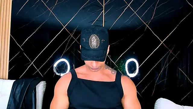 Owen Muzcle online show from 10/10/25, 06:12