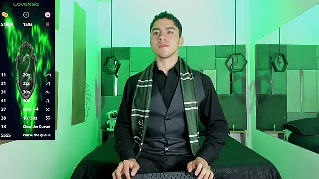 LiamNovak online show from 12/04/25, 12:03