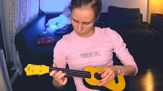 Snapshot of KatiKate chatting on 12/03/24, 11:24 KatiKate online show from 12/03/24, 11:24