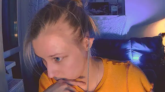 Snapshot of KatiKate chatting on 12/08/24, 07:11 KatiKate online show from 12/08/24, 07:11