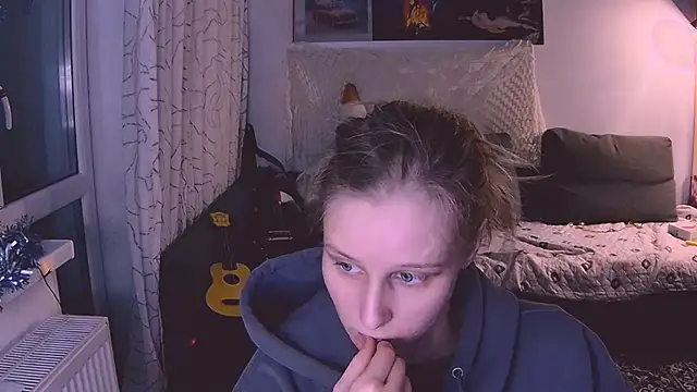 Snapshot of KatiKate chatting on 01/11/25, 08:43 KatiKate online show from 01/11/25, 08:43