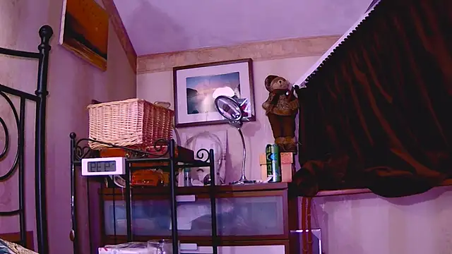 Snapshot of KatiKate chatting on 01/23/25, 06:35 KatiKate online show from 01/23/25, 06:35