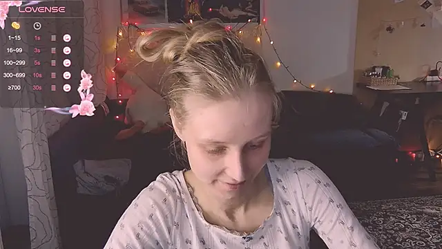 Snapshot of KatiKate chatting on 02/15/25, 05:28 KatiKate online show from 02/15/25, 05:28