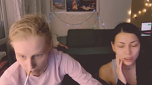 Snapshot of KatiKate chatting on 02/17/25, 11:42 KatiKate online show from 02/17/25, 11:42